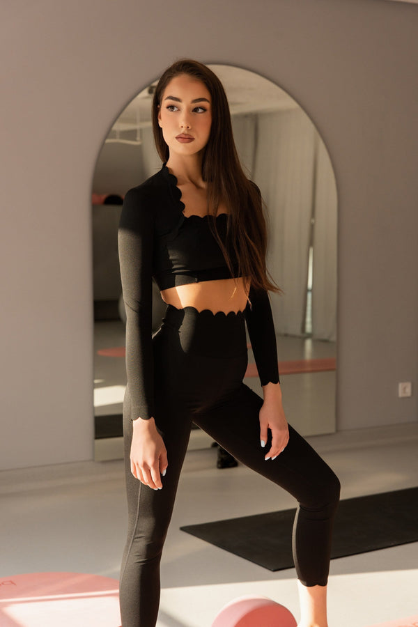 панталон CURLY BLACK и блуза CURLY BLACK | OM wear оформящо спортно облекло